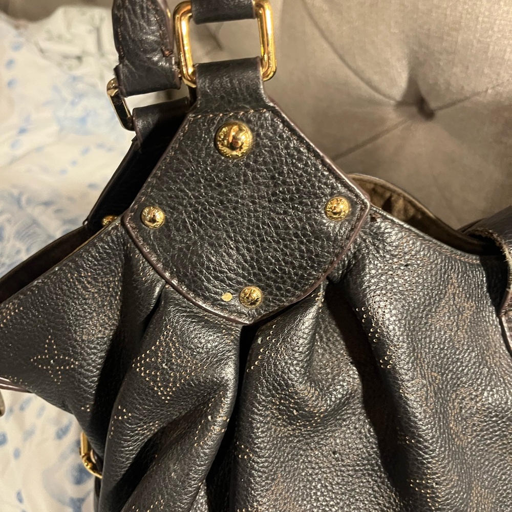 Louis Vuitton Black Leather Shoulder Bag - Picture 9 of 16